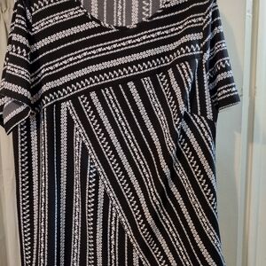 BloomChic Black and White Striped Patterned Blouse